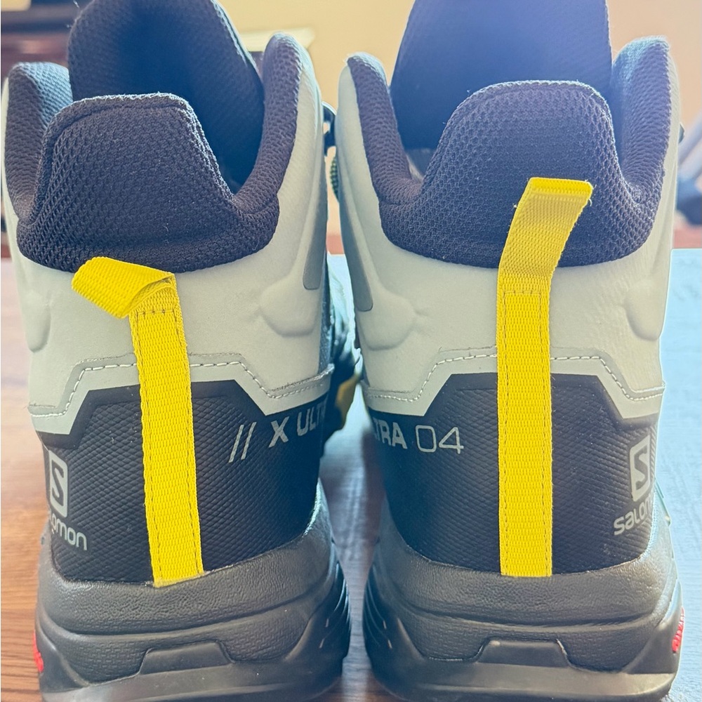 Salomon X Ultra 4 Mid GTX Hiking Boots - Picture 2 of 9